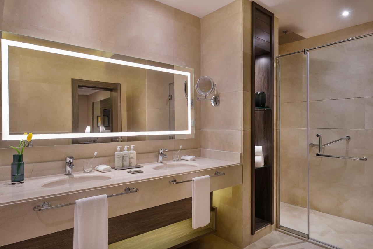 Voco Al Khobar By Ihg Hotel Exterior foto Bathroom