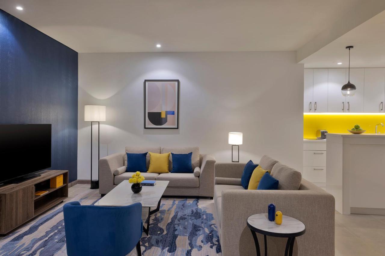 Voco Al Khobar By Ihg Hotel Exterior foto Living room