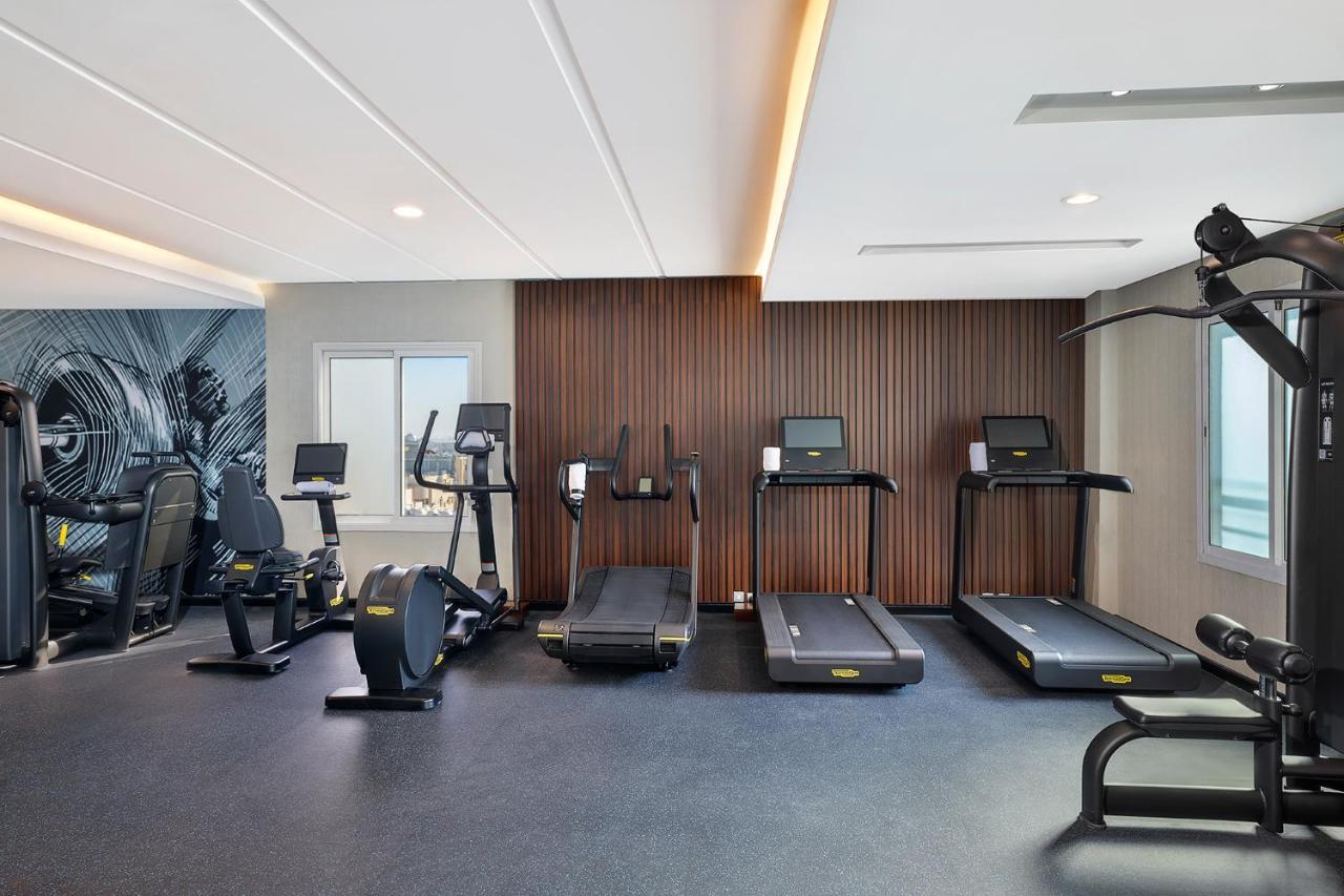 Voco Al Khobar By Ihg Hotel Exterior foto The gym at the hotel