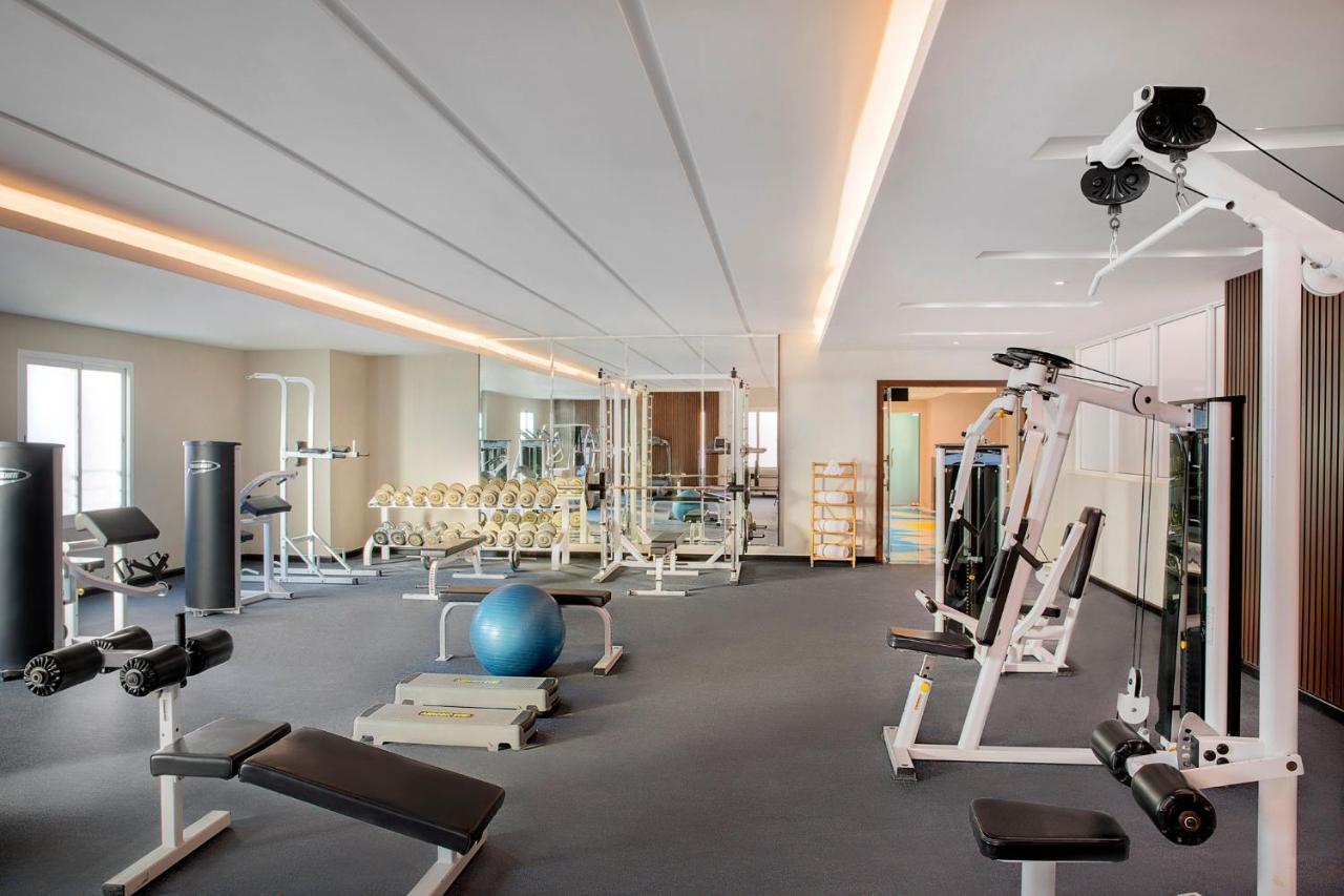 Voco Al Khobar By Ihg Hotel Exterior foto The gym at the hotel
