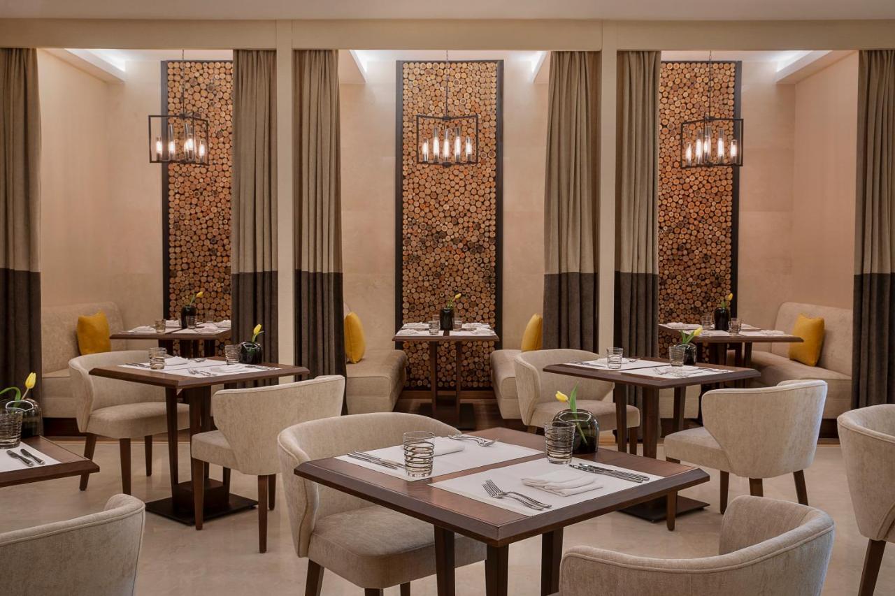 Voco Al Khobar By Ihg Hotel Exterior foto The restaurant